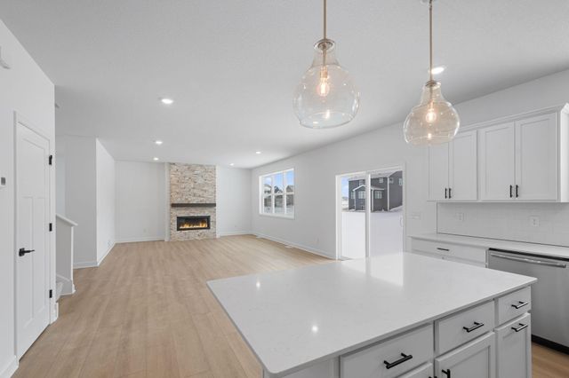 7555 Upper 42nd Street N, Oakdale, MN 55128