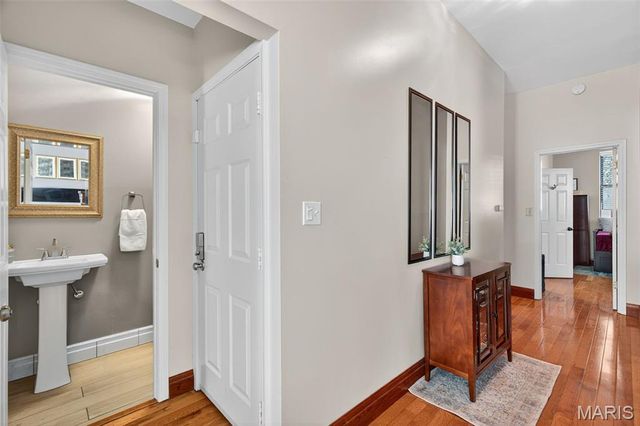 3209 Shenandoah Avenue, St Louis, MO 63104