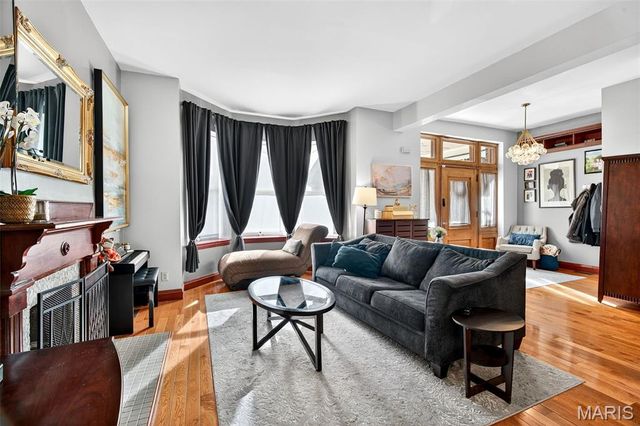 3209 Shenandoah Avenue, St Louis, MO 63104