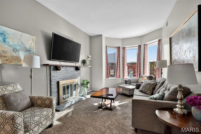 3209 Shenandoah Avenue, St Louis, MO 63104