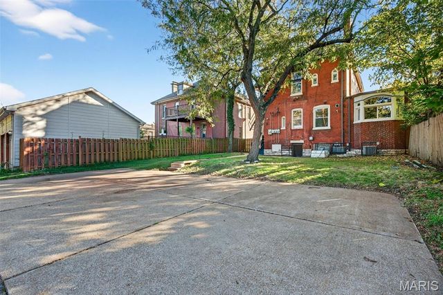 3209 Shenandoah Avenue, St Louis, MO 63104