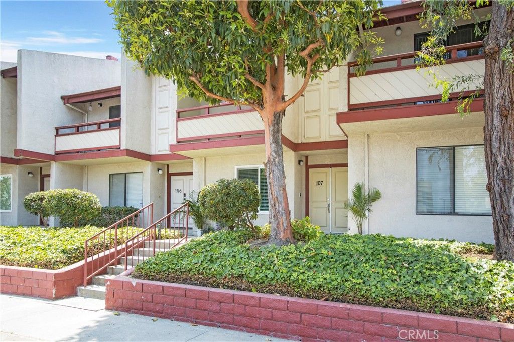 946 W 220th Street 107, Torrance, CA 90502