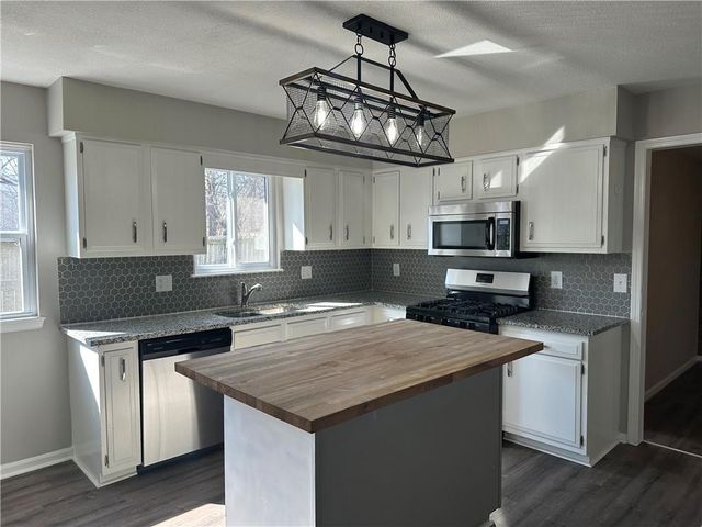 303 E Wilson Street, Spring Hill, KS 66083