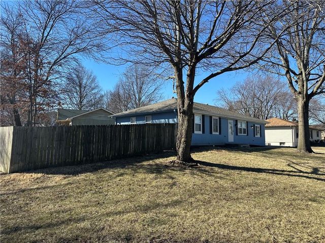 303 E Wilson Street, Spring Hill, KS 66083