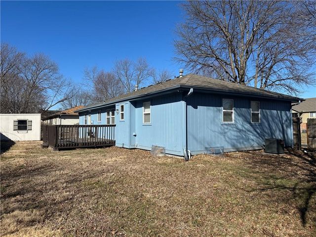 303 E Wilson Street, Spring Hill, KS 66083