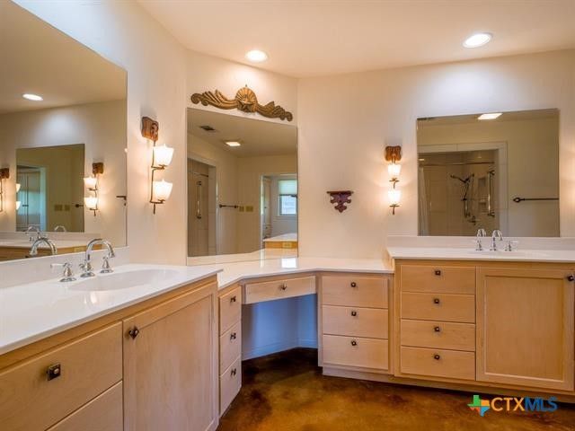 736 W Lakecrest Drive, Other, TX 78607