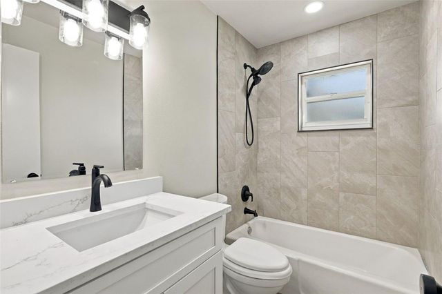 1521 N LAKEVIEW AVENUE, Leesburg, FL 34748