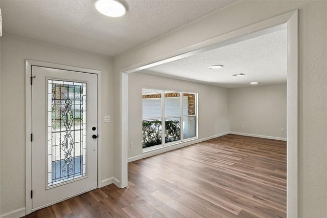 1521 N LAKEVIEW AVENUE, Leesburg, FL 34748