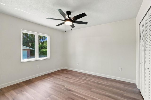 1521 N LAKEVIEW AVENUE, Leesburg, FL 34748