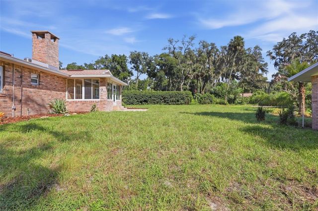 1521 N LAKEVIEW AVENUE, Leesburg, FL 34748