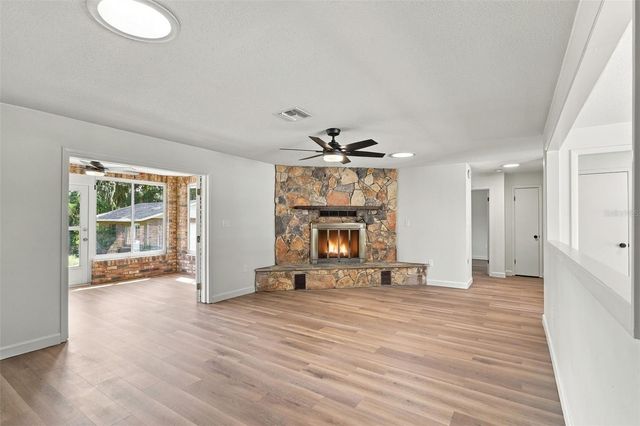1521 N LAKEVIEW AVENUE, Leesburg, FL 34748