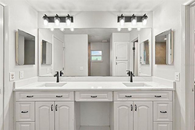 1521 N LAKEVIEW AVENUE, Leesburg, FL 34748