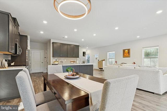 141 FOUR LEAF DR, Downingtown, PA 19335