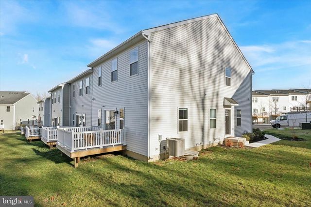 141 FOUR LEAF DR, Downingtown, PA 19335