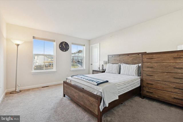 141 FOUR LEAF DR, Downingtown, PA 19335