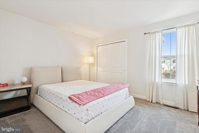 141 FOUR LEAF DR, Downingtown, PA 19335