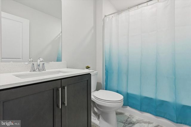 141 FOUR LEAF DR, Downingtown, PA 19335