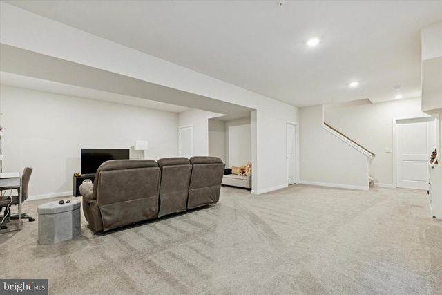 141 FOUR LEAF DR, Downingtown, PA 19335