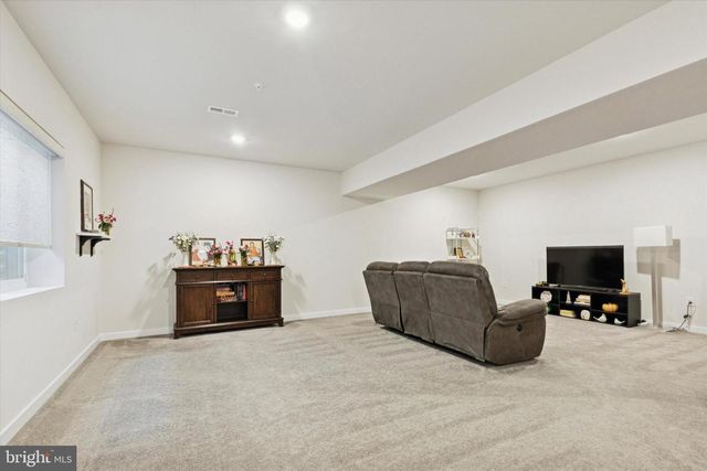 141 FOUR LEAF DR, Downingtown, PA 19335