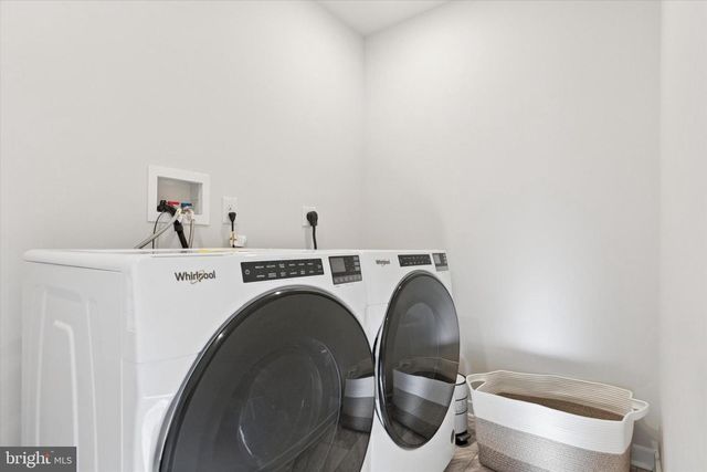 141 FOUR LEAF DR, Downingtown, PA 19335