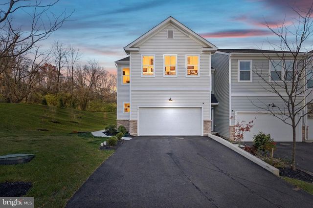 141 FOUR LEAF DR, Downingtown, PA 19335