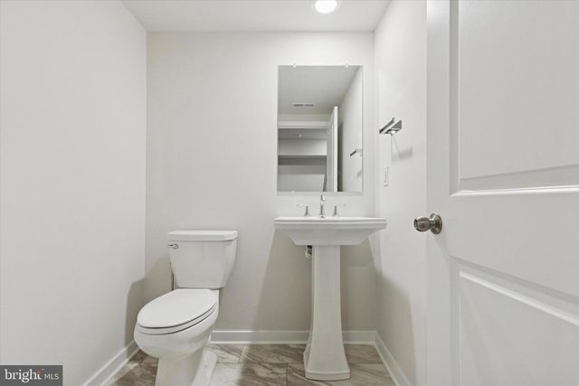 141 FOUR LEAF DR, Downingtown, PA 19335