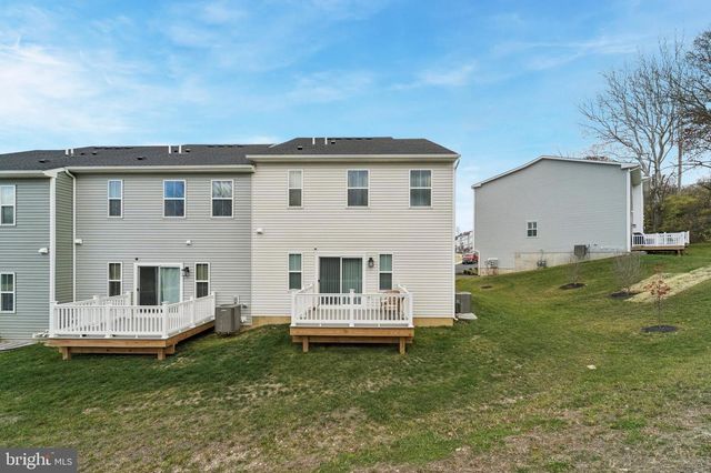 141 FOUR LEAF DR, Downingtown, PA 19335