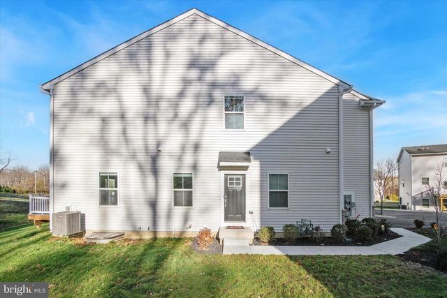 141 FOUR LEAF DR, Downingtown, PA 19335