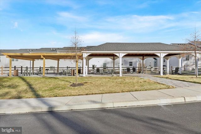 141 FOUR LEAF DR, Downingtown, PA 19335