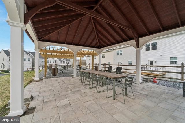 141 FOUR LEAF DR, Downingtown, PA 19335