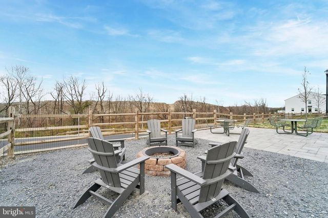 141 FOUR LEAF DR, Downingtown, PA 19335