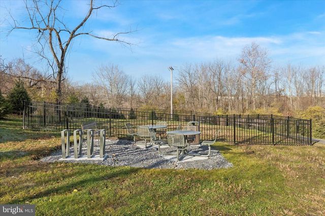 141 FOUR LEAF DR, Downingtown, PA 19335