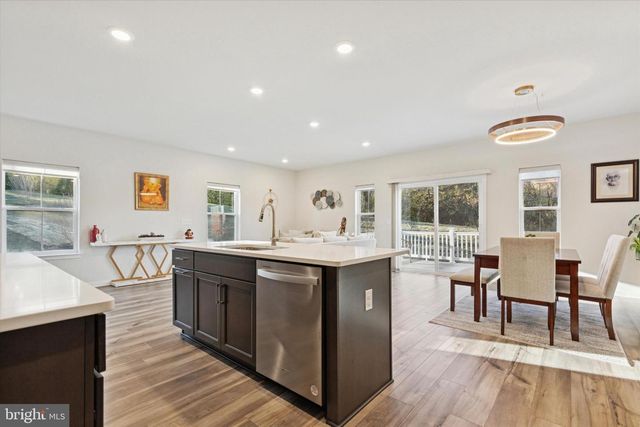 141 FOUR LEAF DR, Downingtown, PA 19335