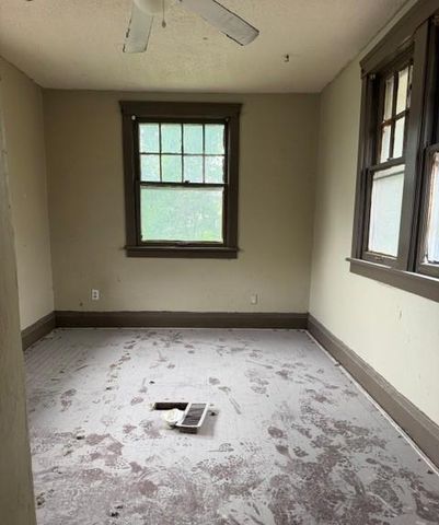 1210 Washington Boulevard, Kansas City, KS 66102