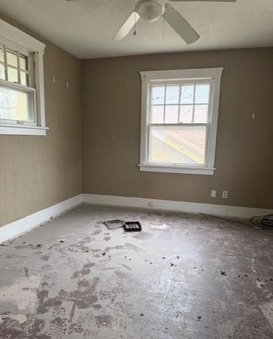 1210 Washington Boulevard, Kansas City, KS 66102