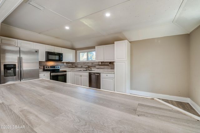 1861 Golfview Boulevard, South Daytona, FL 32119