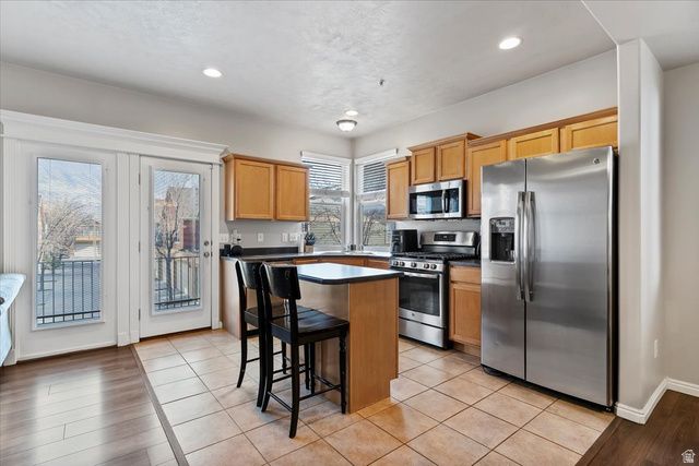 810 N FARMINGTON XING, Farmington, UT 84025