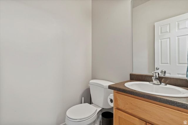 810 N FARMINGTON XING, Farmington, UT 84025