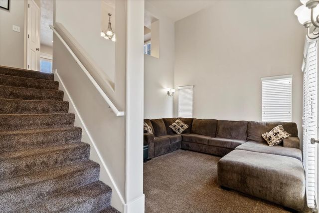 810 N FARMINGTON XING, Farmington, UT 84025