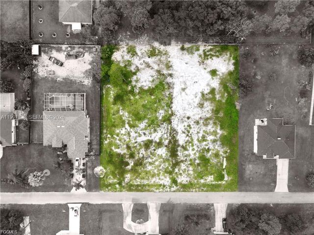 607 COLUMBUS AVE, Lehigh Acres, FL 33972