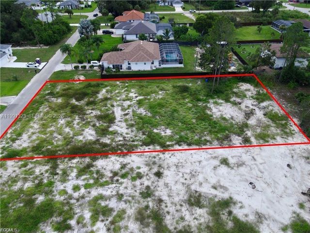 607 COLUMBUS AVE, Lehigh Acres, FL 33972