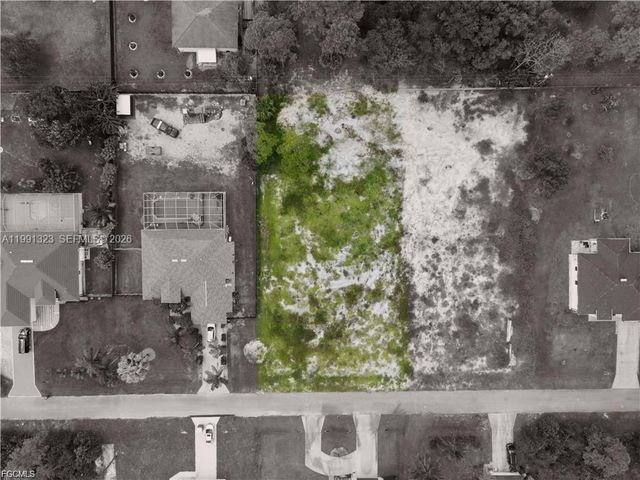 607 COLUMBUS AVE, Lehigh Acres, FL 33972