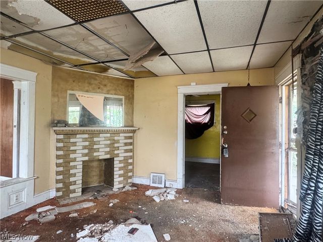 11321 Mount Overlook Avenue, Cleveland, OH 44104