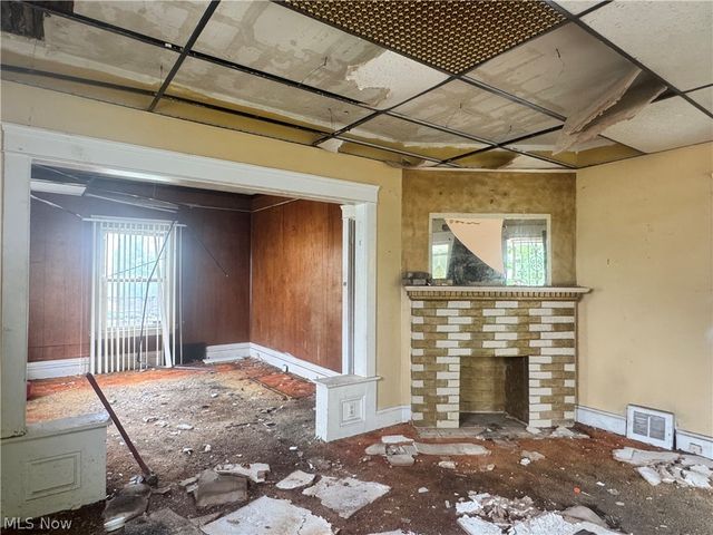 11321 Mount Overlook Avenue, Cleveland, OH 44104