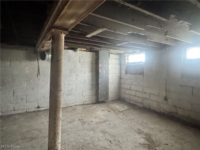 11321 Mount Overlook Avenue, Cleveland, OH 44104
