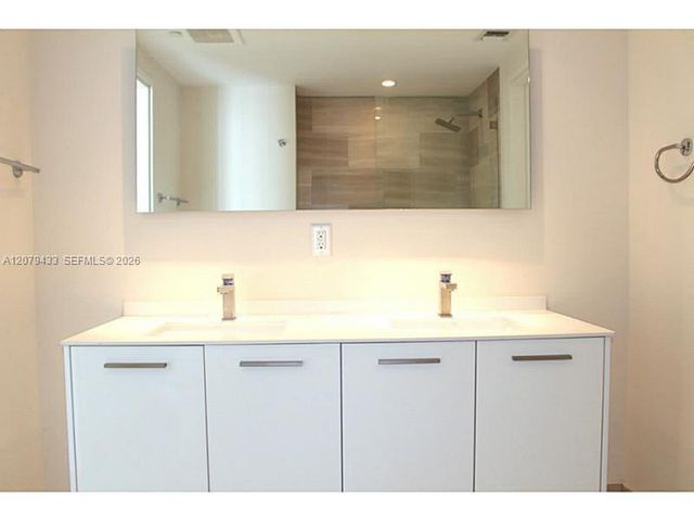 1300 Brickell Bay Drive 1008, Miami, FL 33131