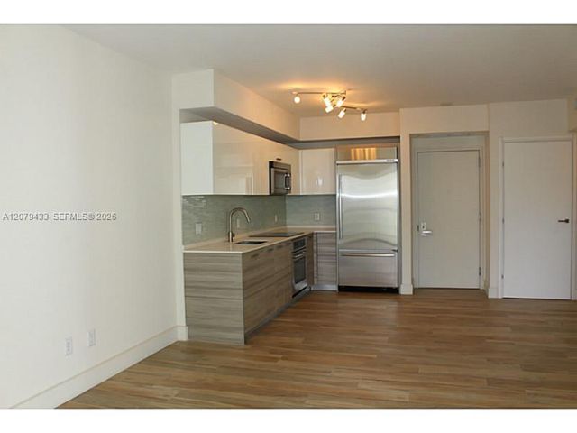 1300 Brickell Bay Drive 1008, Miami, FL 33131