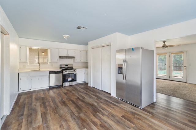 1045 N Westside Street, Porterville, CA 93257