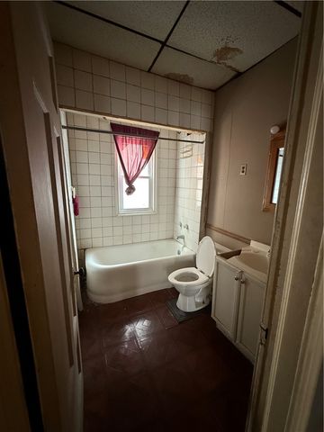 122-124 Shelter Street 2, Rochester, NY 14611