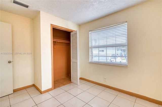 129 SE 4th Avenue 1, Hallandale Beach, FL 33009